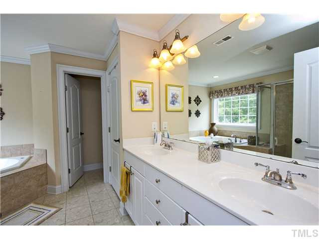 6816 Pinnacle Ridge Road Raleigh, NC 27603 - Photo 15 of 24 Master Bath/Spa