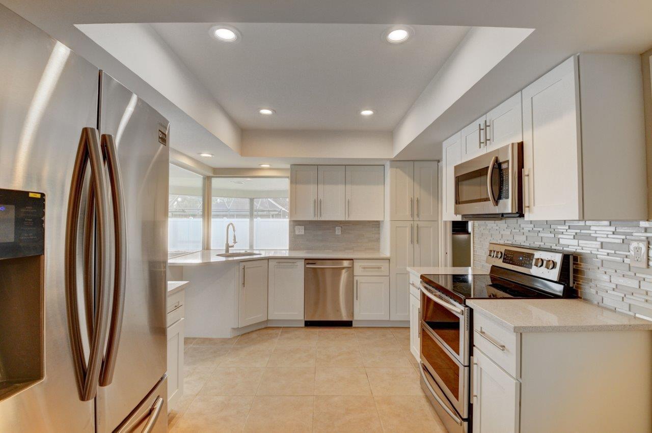 2082 Bonnie Street Boca Raton, FL 33486 - Photo 7 of 34 Kitchen