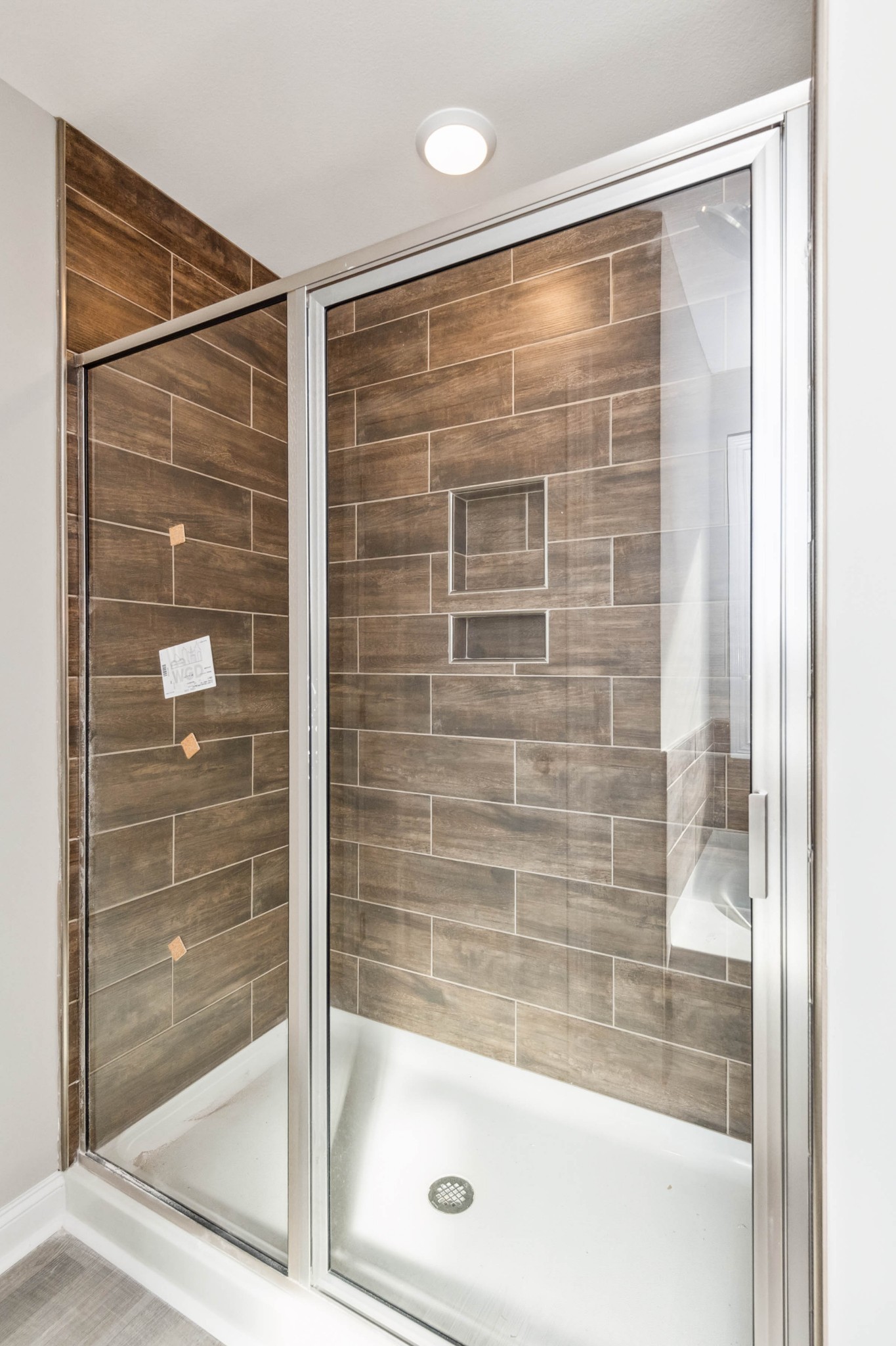 584 Lafayette Road Clarksville, TN 37042 - Photo 20 of 36 a bathroom with a shower