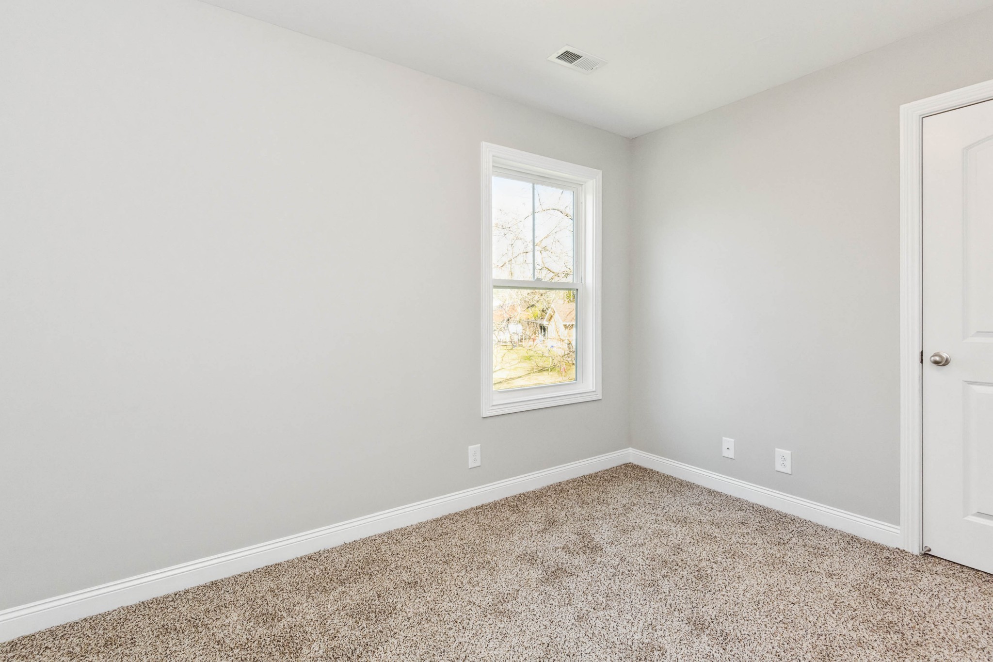 584 Lafayette Road Clarksville, TN 37042 - Photo 23 of 36 an empty room with windows