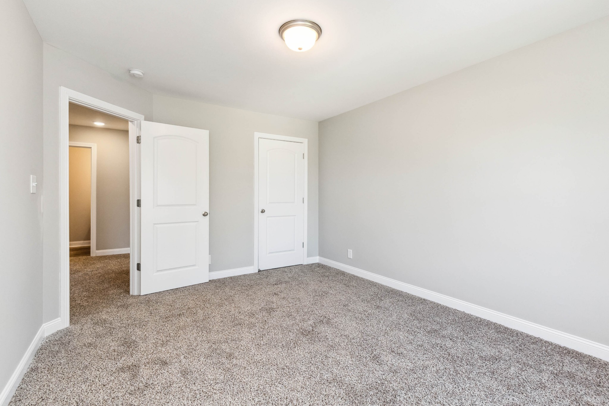 584 Lafayette Road Clarksville, TN 37042 - Photo 28 of 36 an empty room with an entryway