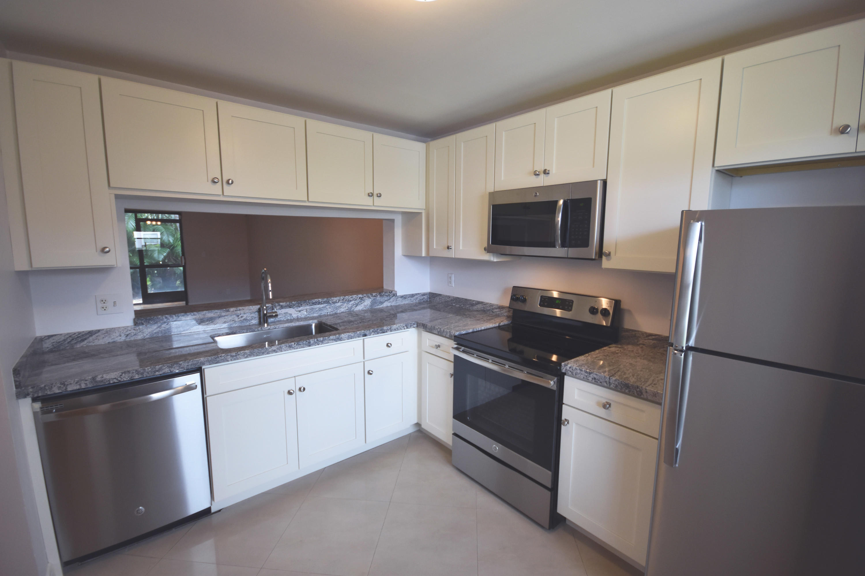 22064 Palms Way, Unit 103 Boca Raton, FL 33433 - Photo 7 of 16 Kitchen
