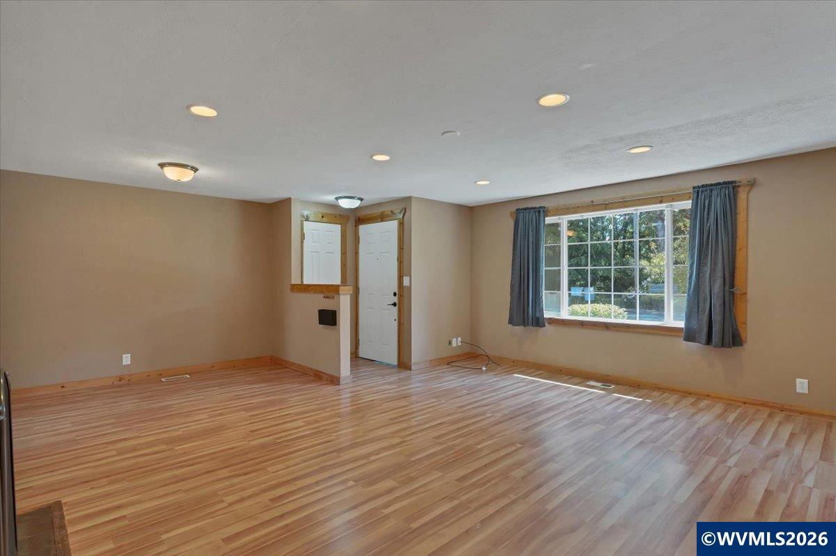 4335 Lone Oak Road Southeast Salem, OR 97302 - Photo 9 of 35