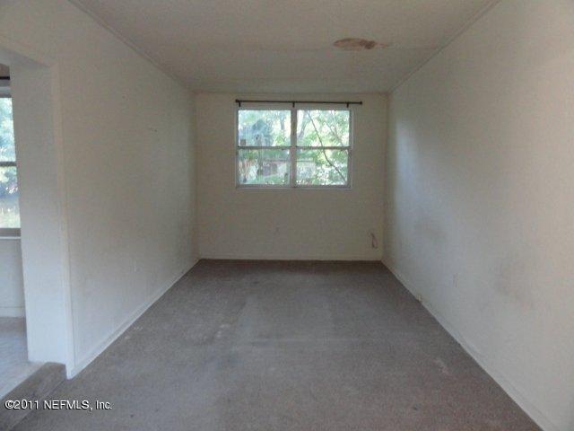 1654 Keats Road Jacksonville, FL 32208 - Photo 2 of 5 Greatroom