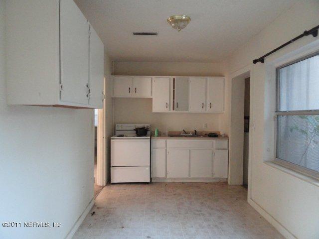1654 Keats Road Jacksonville, FL 32208 - Photo 4 of 5 Kitchen