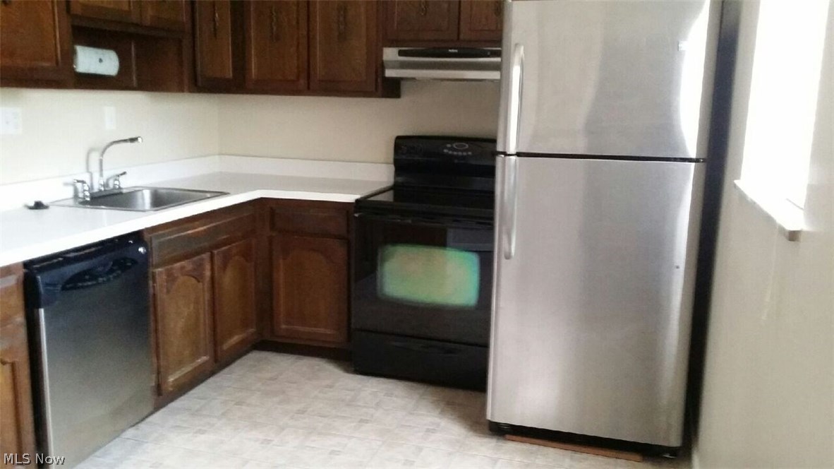 797 Babbitt Road, Unit 23 Euclid, OH 44123 - Photo 8 of 24