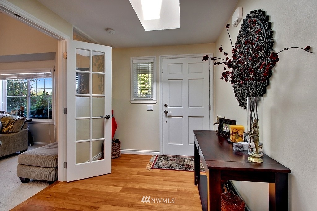 19305 133rd Place Southeast Renton, WA 98058 - Photo 2 of 25 Gallery Image 2