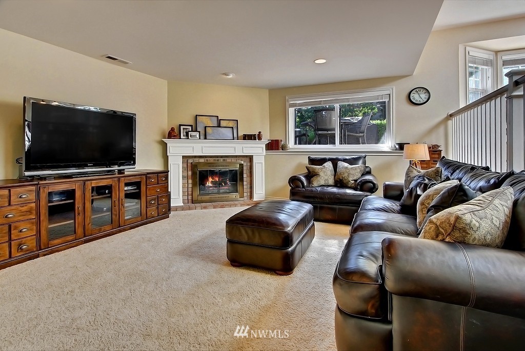 19305 133rd Place Southeast Renton, WA 98058 - Photo 11 of 25 Gallery Image 11