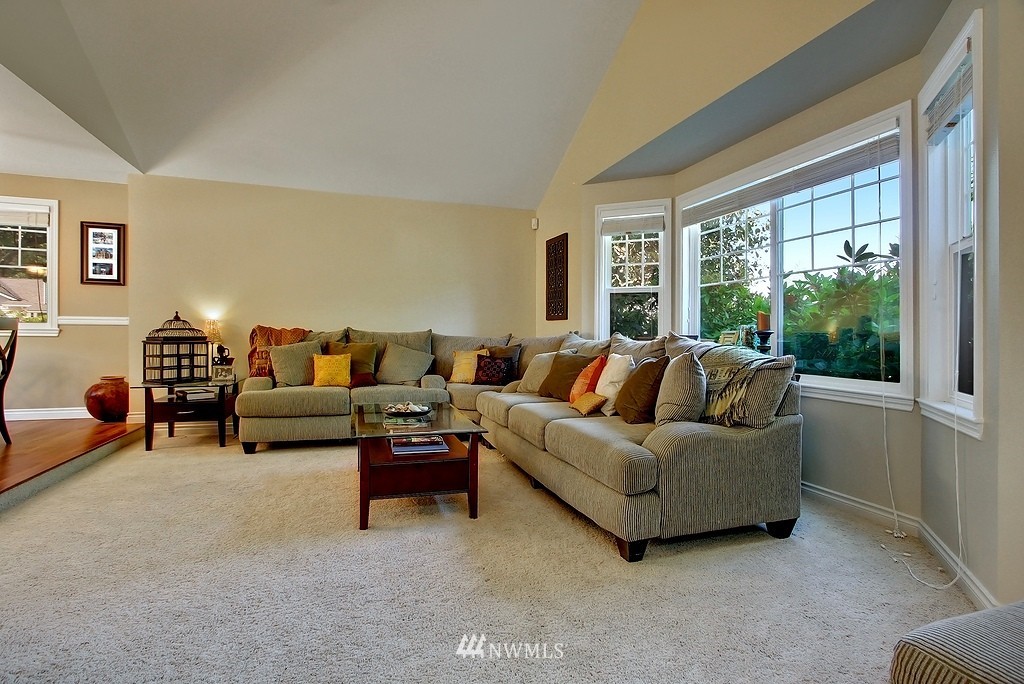 19305 133rd Place Southeast Renton, WA 98058 - Photo 4 of 25 Gallery Image 4