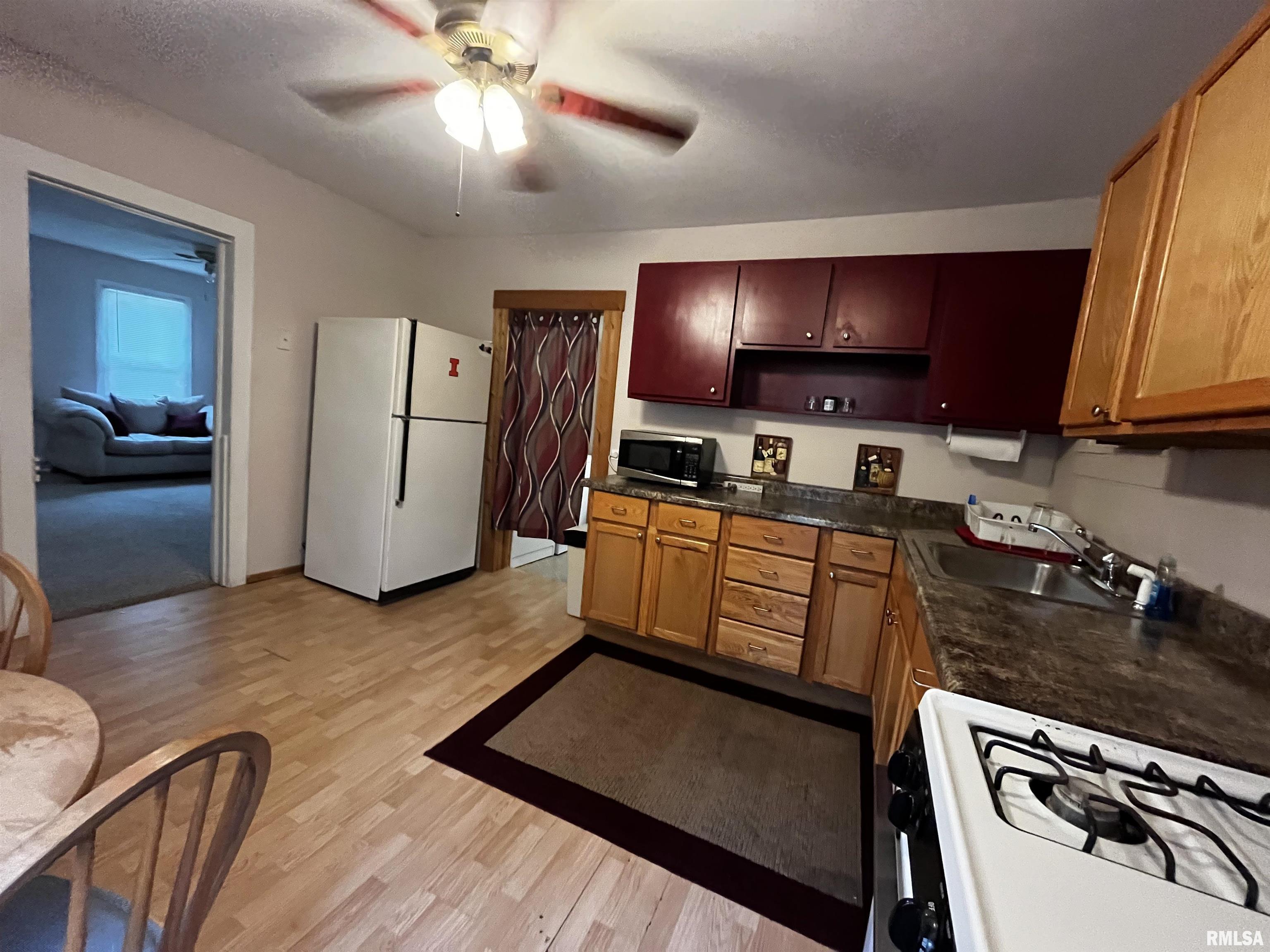 729 South Randolph Street Macomb, IL 61455 - Photo 3 of 10