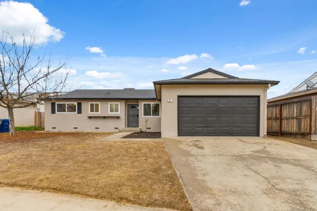 $355,000 | 61 West Richert Avenue, Clovis, CA 93612