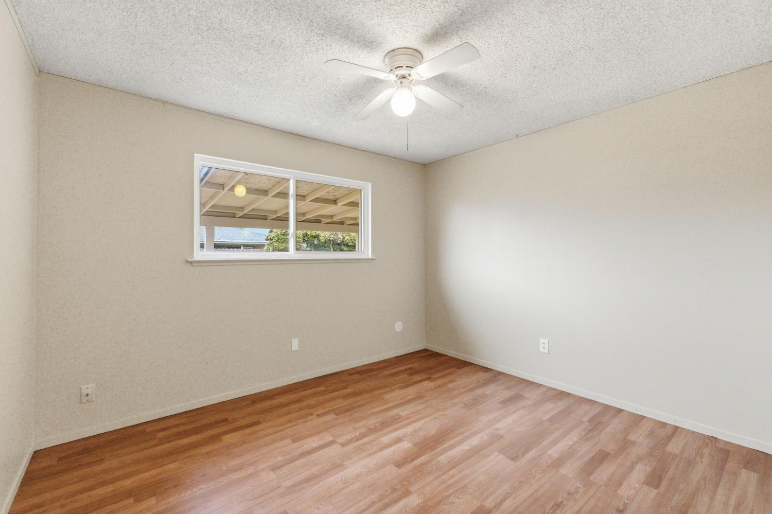 61 West Richert Avenue Clovis, CA 93612 - Photo 15 of 36