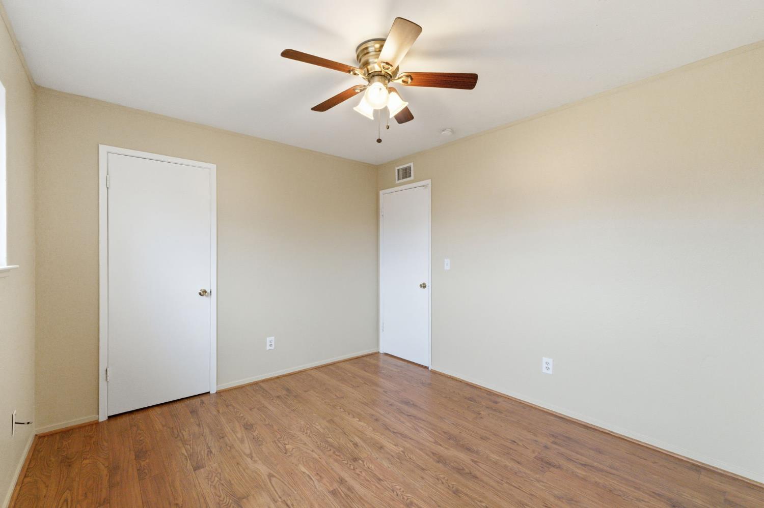 61 West Richert Avenue Clovis, CA 93612 - Photo 18 of 36