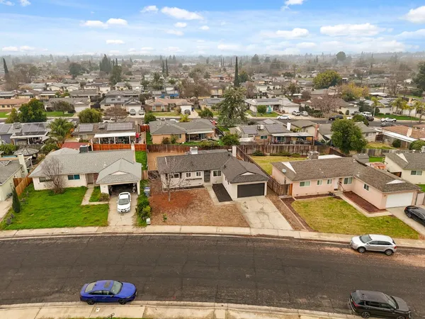 $355,000 | 61 West Richert Avenue, Clovis, CA 93612