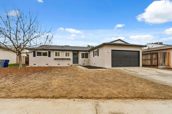 $355,000 | 61 West Richert Avenue, Clovis, CA 93612