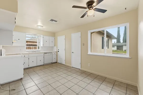 $355,000 | 61 West Richert Avenue, Clovis, CA 93612