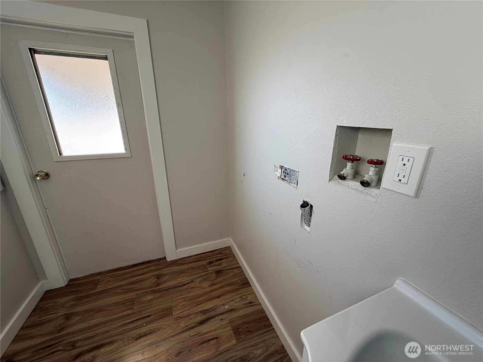 1415 84th Street Southeast, Unit 83 Everett, WA 98208 - Photo 20 of 34 a view of a room with wooden floor and closet