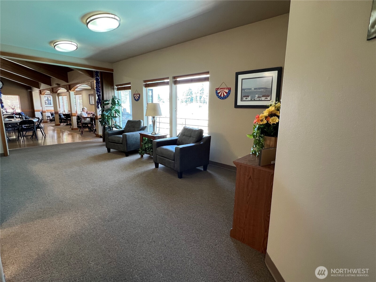 1415 84th Street Southeast, Unit 83 Everett, WA 98208 - Photo 26 of 34 a living room with furniture and a window