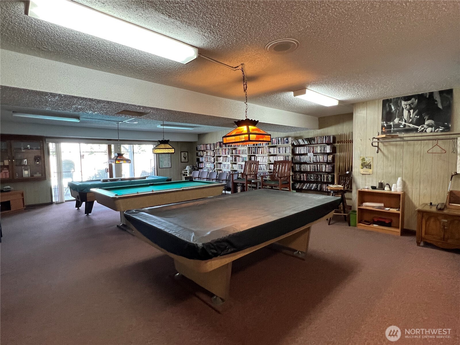 1415 84th Street Southeast, Unit 83 Everett, WA 98208 - Photo 31 of 34 a living room with pool table and furniture