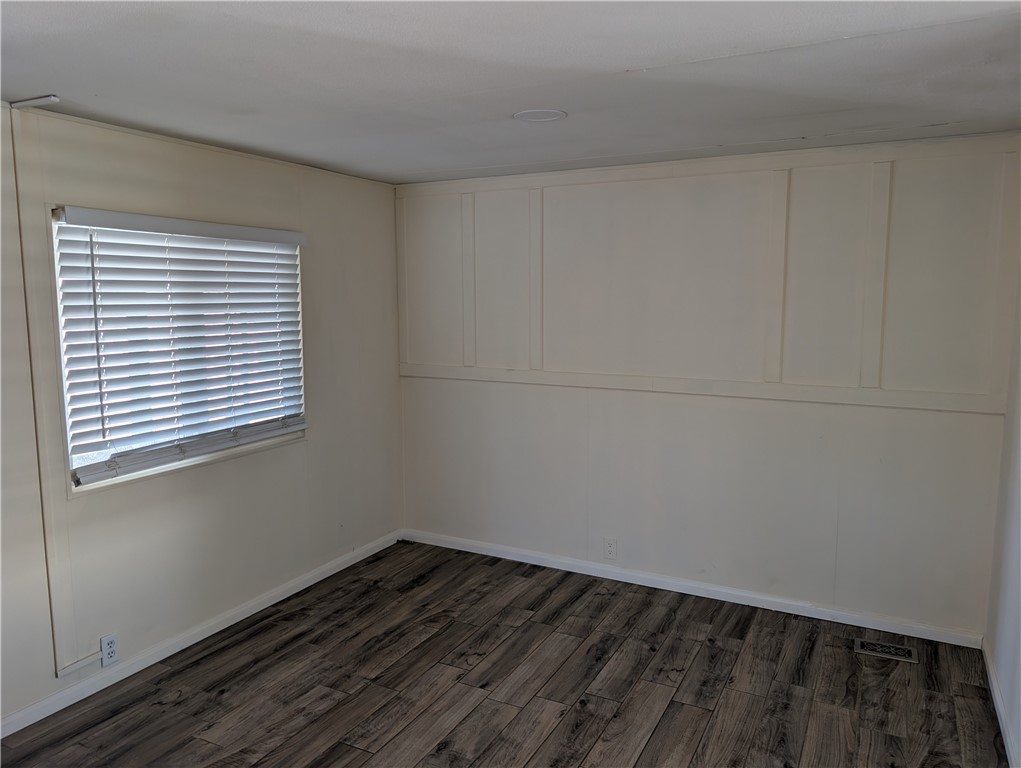 15940 Stoddard Wells Road, Unit 82 Victorville, CA 92395 - Photo 7 of 24