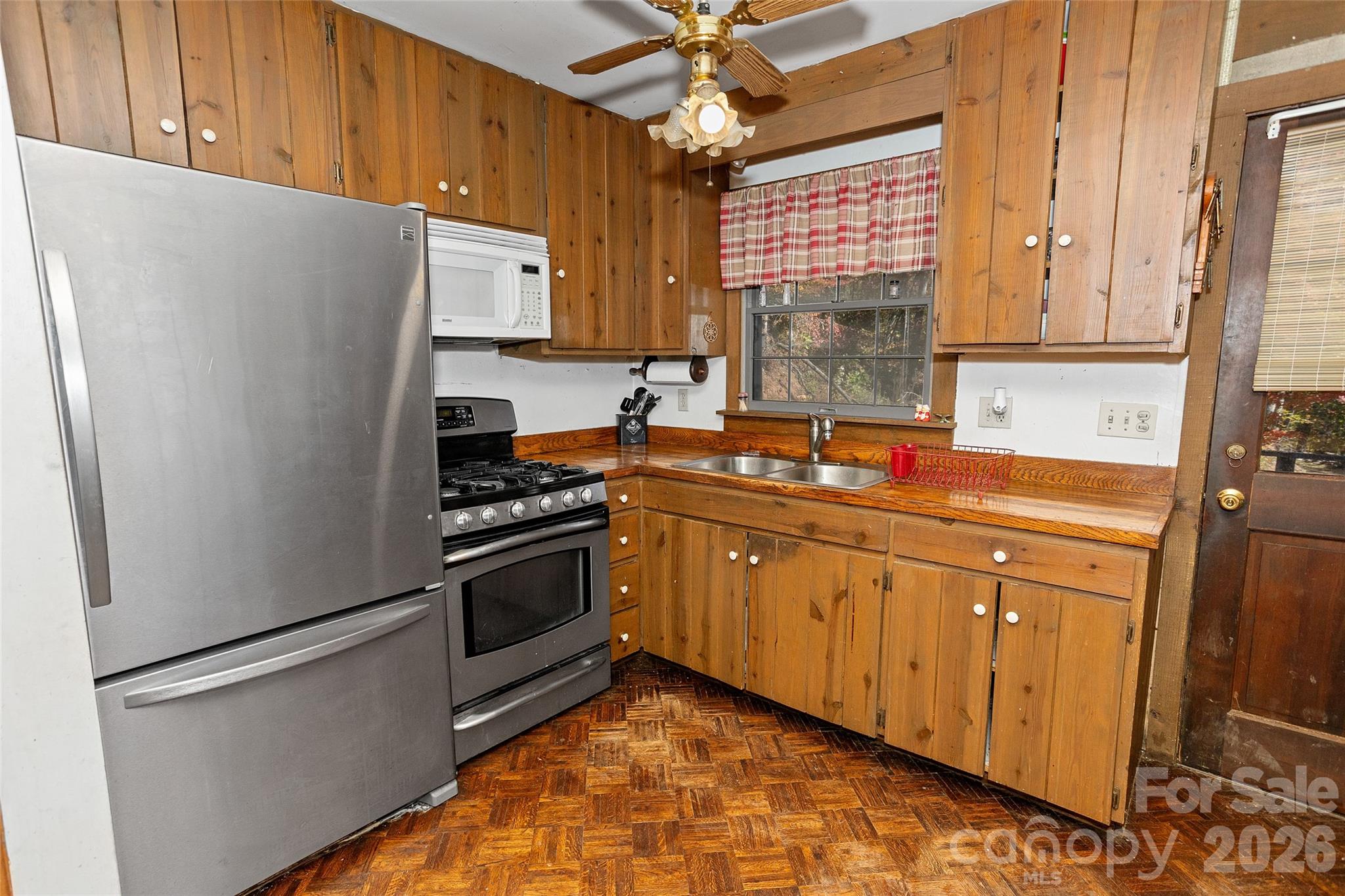 310 Log Gap Road Fairview, NC 28730 - Photo 24 of 47