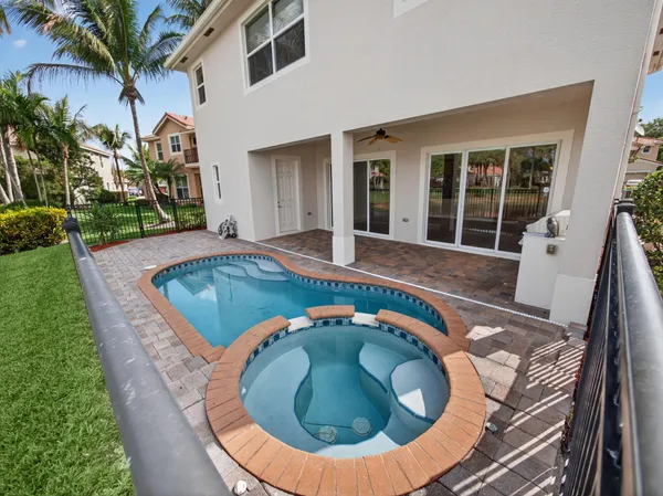 $8,500 | 12054 Aviles Circle, Palm Beach Gardens, FL 33418