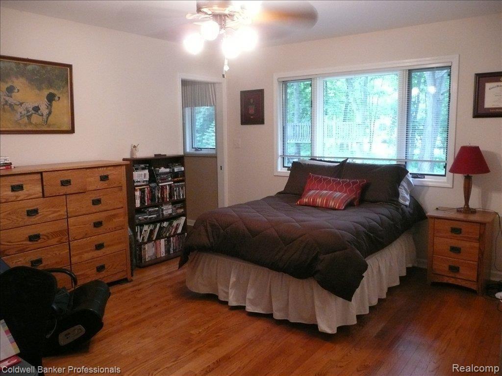 8225 Woodview Road Clarkston, MI 48348 - Photo 16 of 24 bedroom 2 jr suite