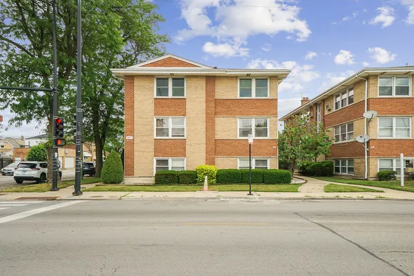 $159,000 | 6972 West Belmont Avenue, Unit 4, Chicago, IL 60634