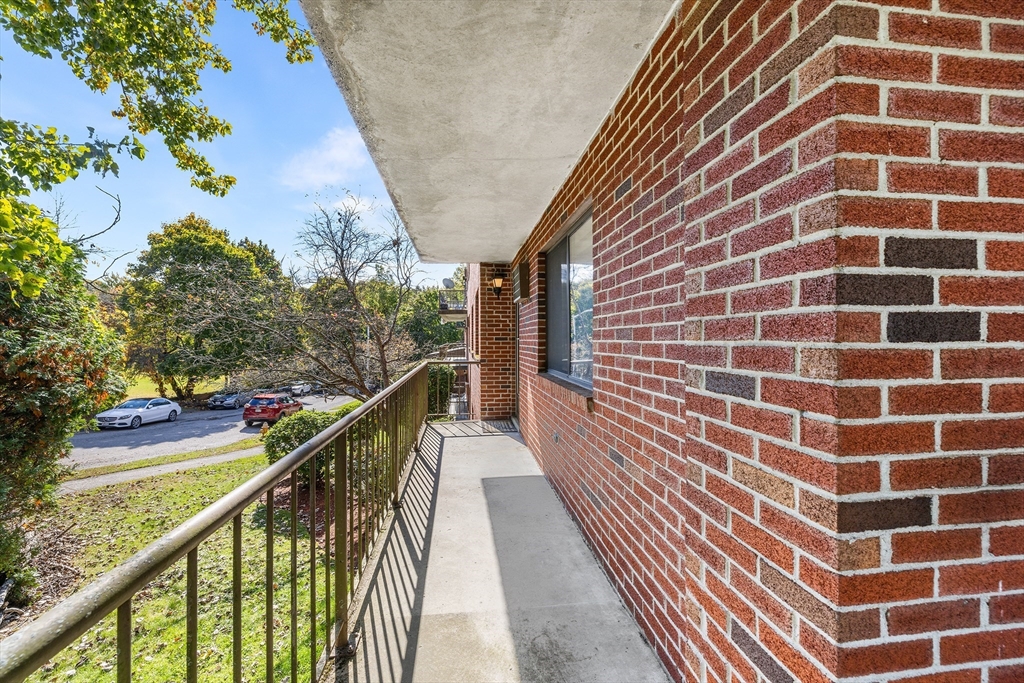 10 Rutledge Street, Unit 2F Worcester, MA 01604 - Photo 1 of 20 Gallery Image 1
