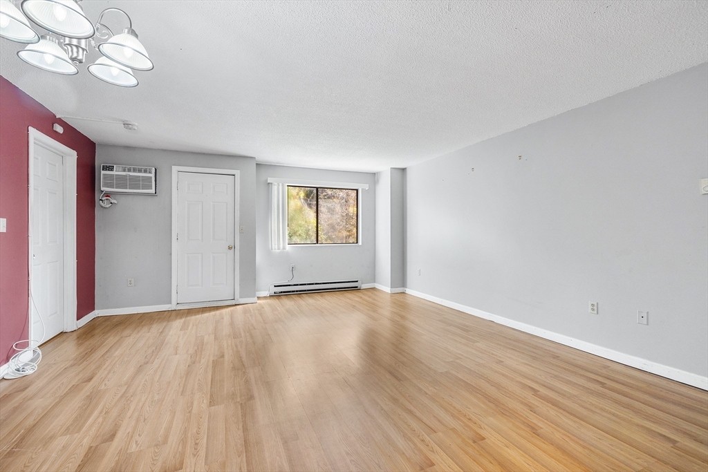 10 Rutledge Street, Unit 2F Worcester, MA 01604 - Photo 3 of 20 Gallery Image 3