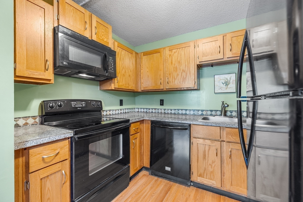 10 Rutledge Street, Unit 2F Worcester, MA 01604 - Photo 6 of 20 Gallery Image 6