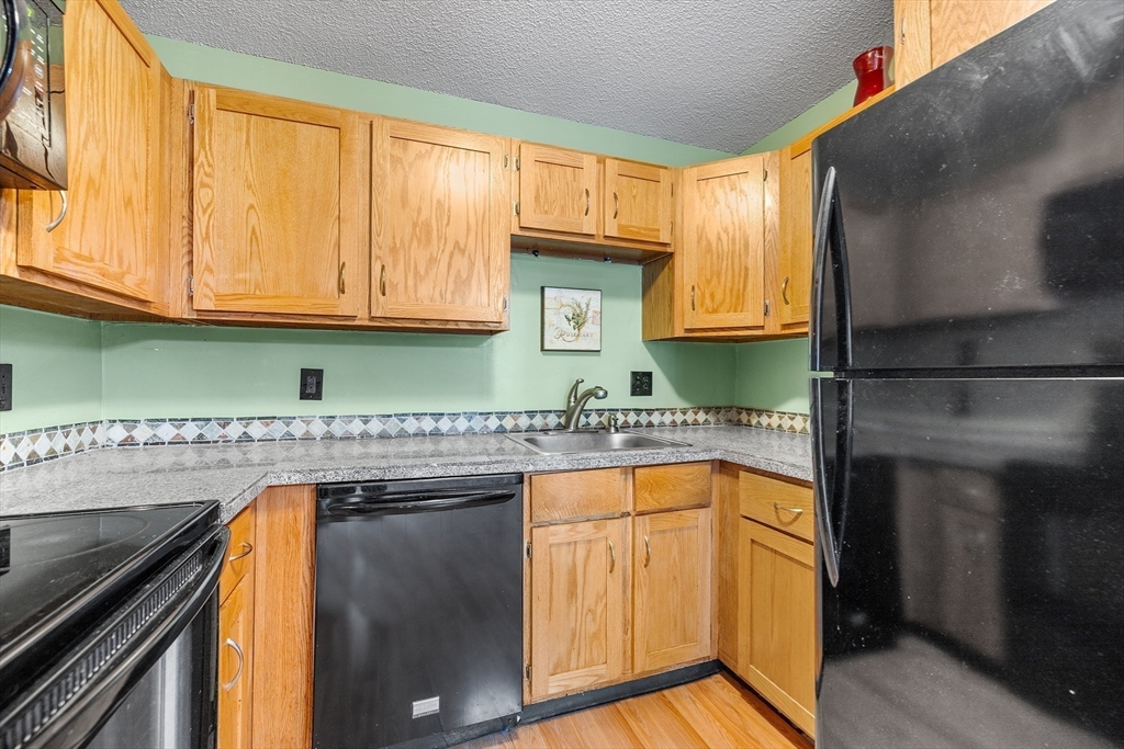 10 Rutledge Street, Unit 2F Worcester, MA 01604 - Photo 7 of 20 Gallery Image 7