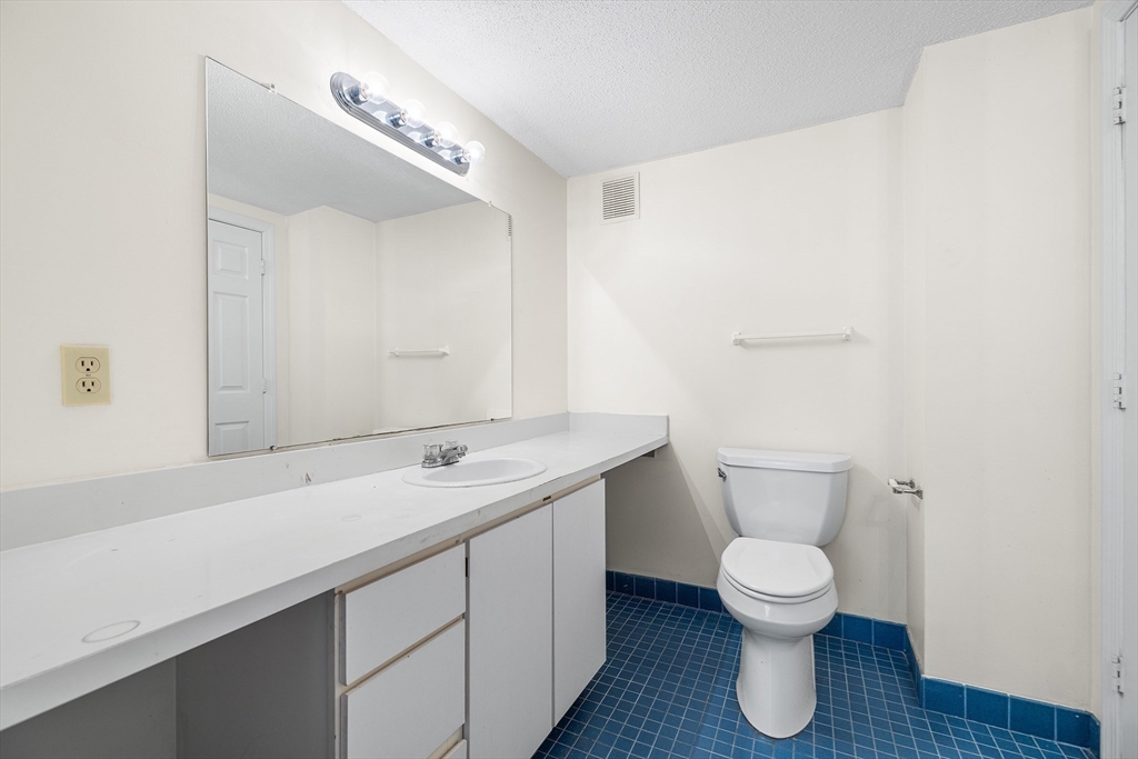 10 Rutledge Street, Unit 2F Worcester, MA 01604 - Photo 10 of 20 Gallery Image 10