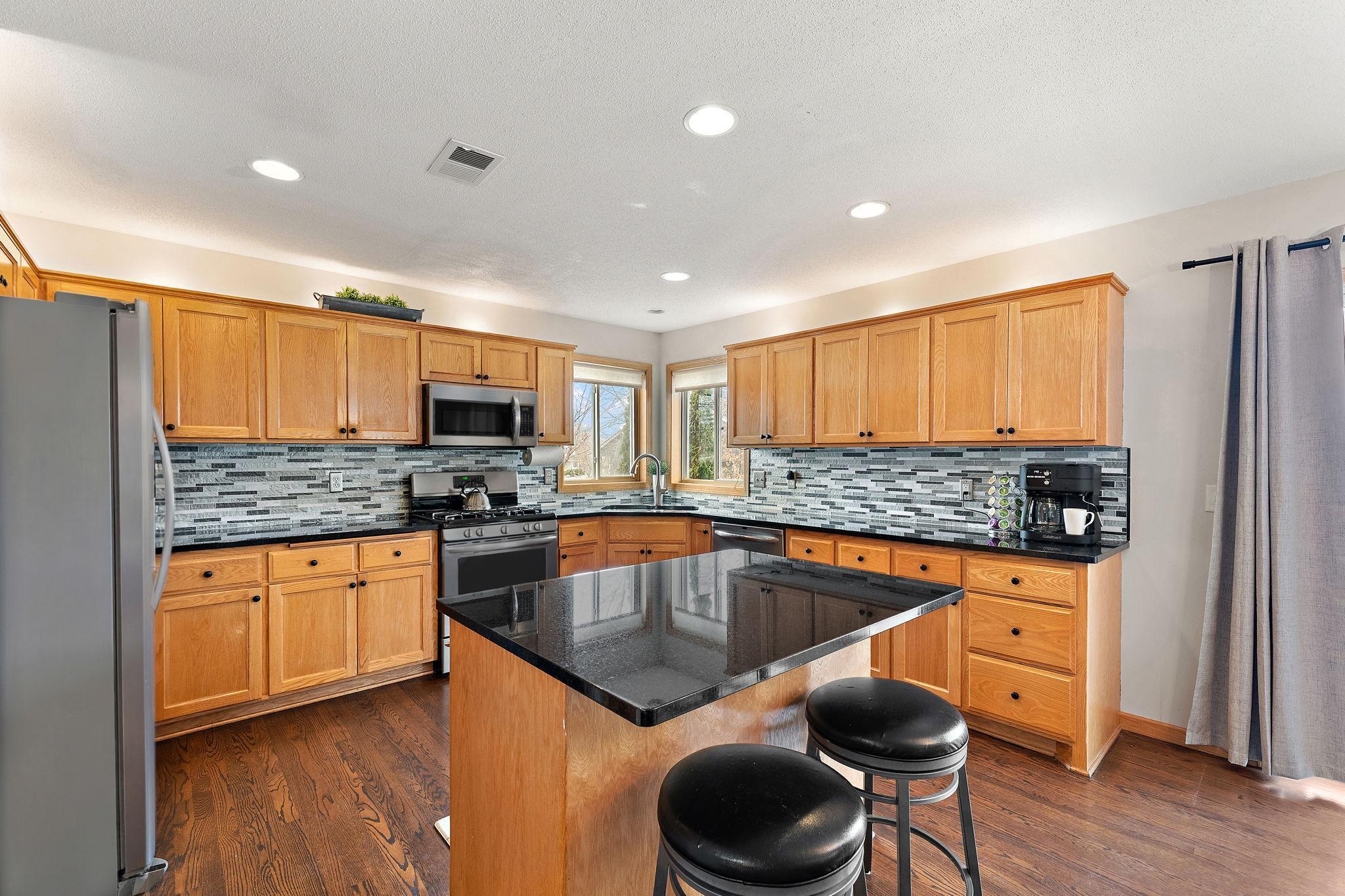 12685 Adeline Way Rogers, MN 55374 - Photo 2 of 27