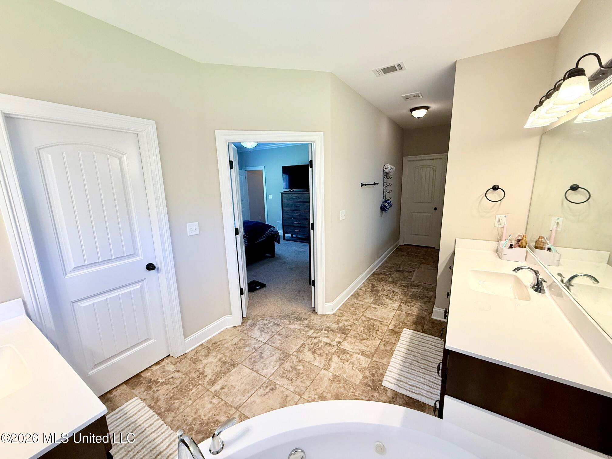 2353 Ouse Valley Lane Hernando, MS 38632 - Photo 21 of 33 Primary Bathroom
