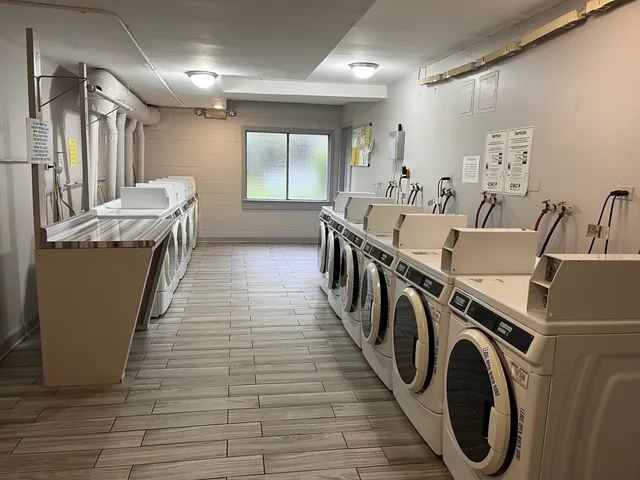 $1,400 | 875 Tree Lane, Unit 204, Prospect Heights, IL 60070