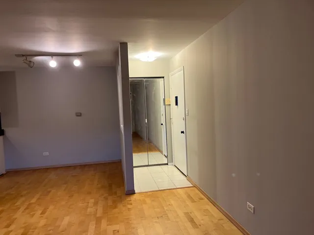 $1,400 | 875 Tree Lane, Unit 204, Prospect Heights, IL 60070