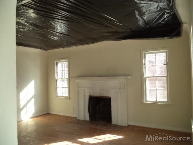1792 Roslyn Road Grosse Pointe Woods, MI 48236 - Photo 4 of 18
