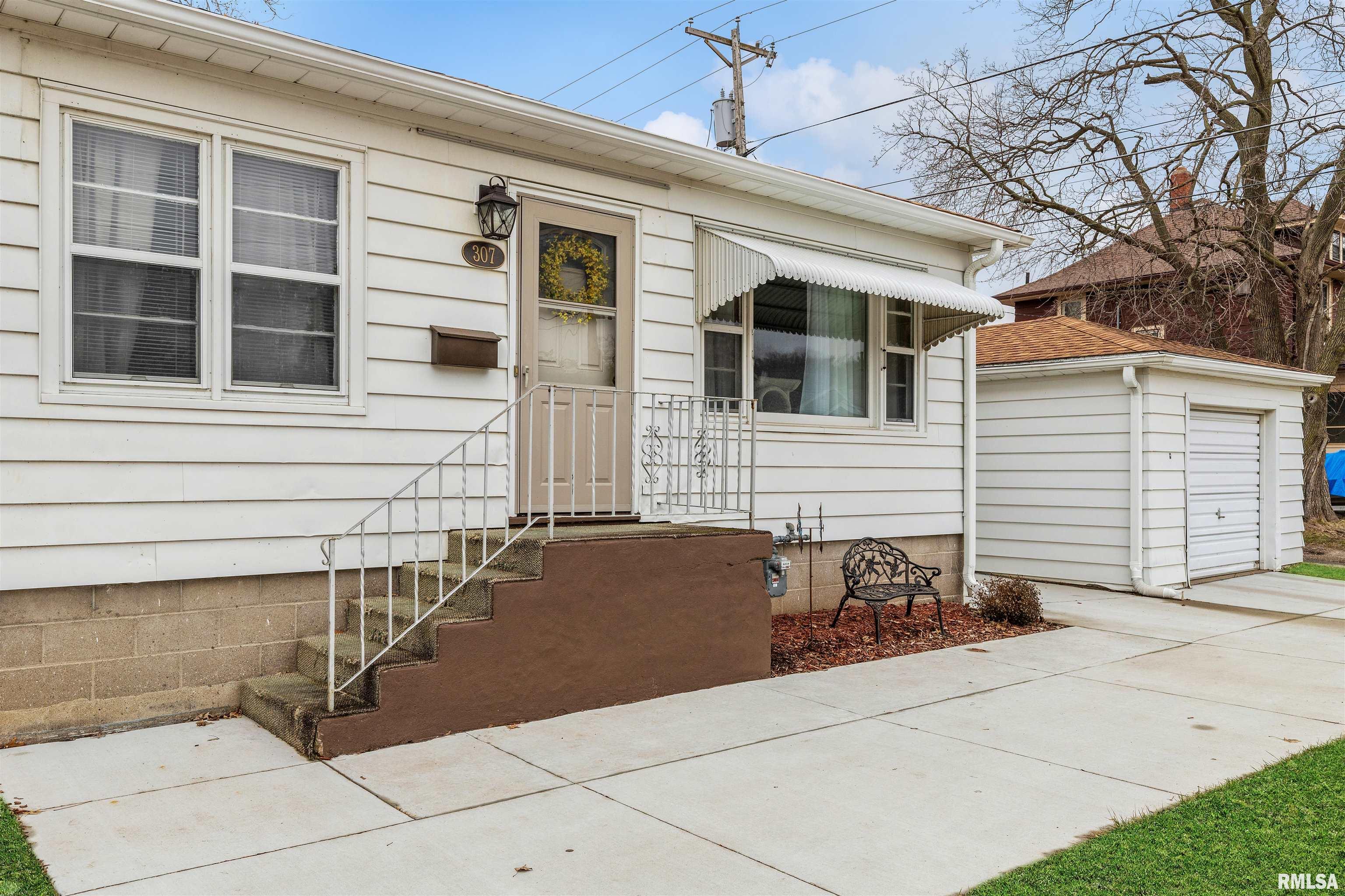 307 North 8th Street Clinton, IA 52732 - Photo 3 of 12 Gallery Image 3