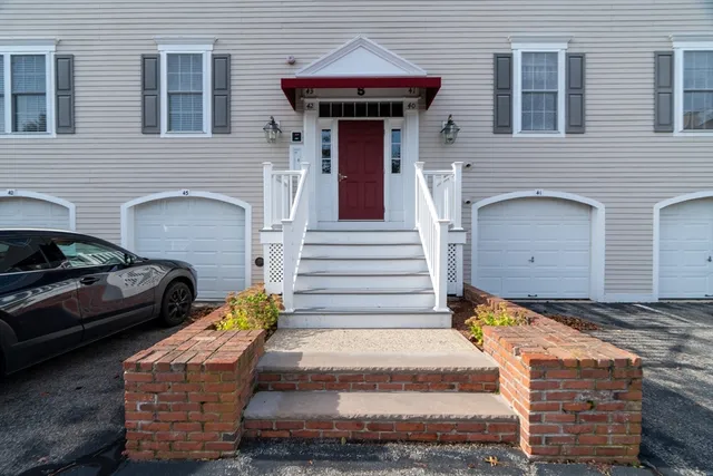 $690,000 | 36 Cambridge Road, Unit 40, Woburn, MA 01801