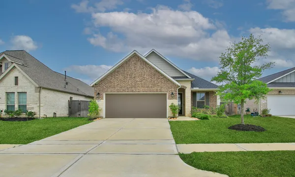 $2,300 | 18830 Shadowfax Trail, Tomball, TX 77377