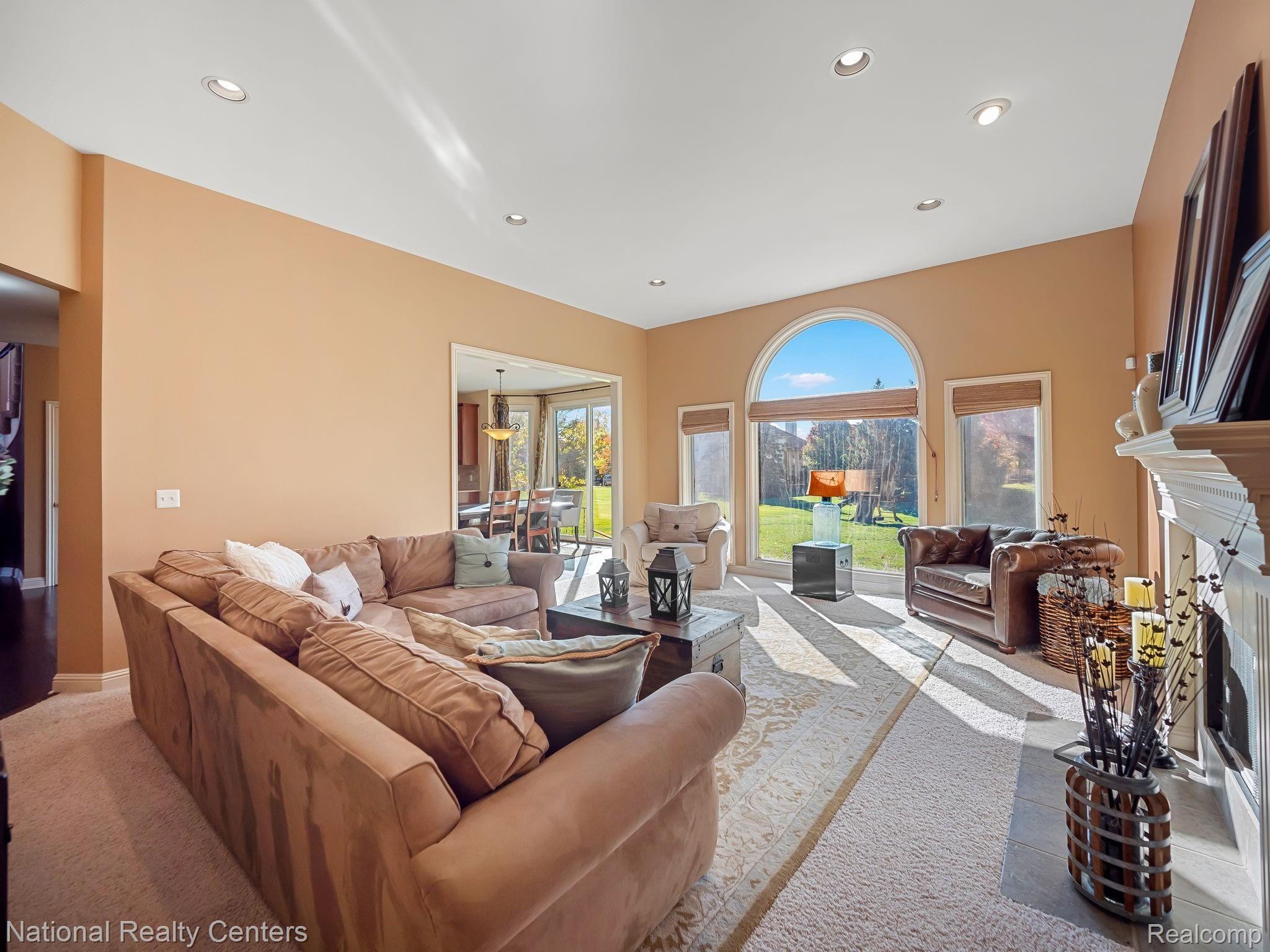 48083 Gladstone Road Canton, MI 48188 - Photo 14 of 38 Family Room