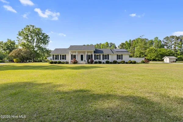 $450,000 | 1600 Highway 53, Burgaw, NC 28425