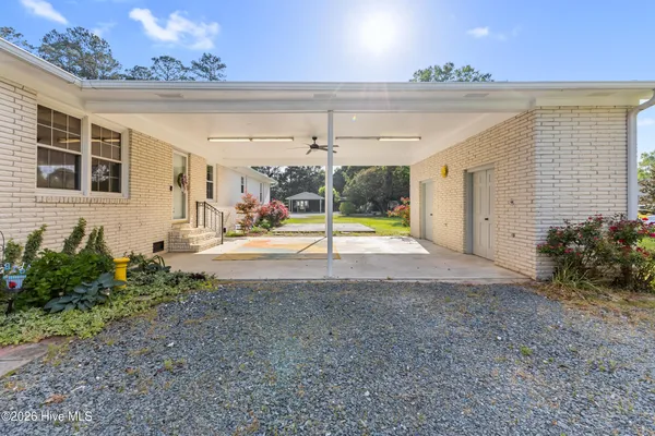 $450,000 | 1600 Highway 53, Burgaw, NC 28425
