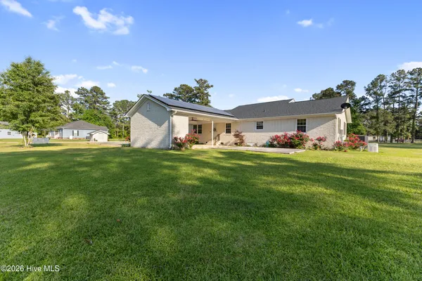 $450,000 | 1600 Highway 53, Burgaw, NC 28425