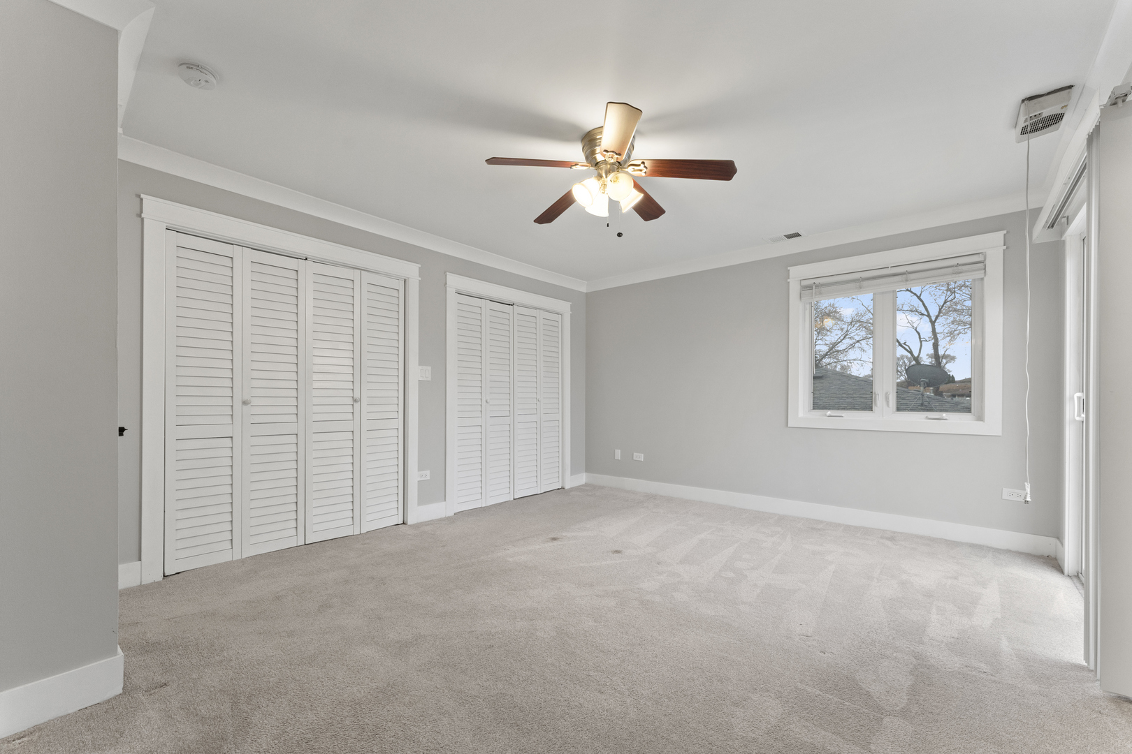 8306 South 82nd Avenue Justice, IL 60458 - Photo 15 of 40 a view of an empty room with a window