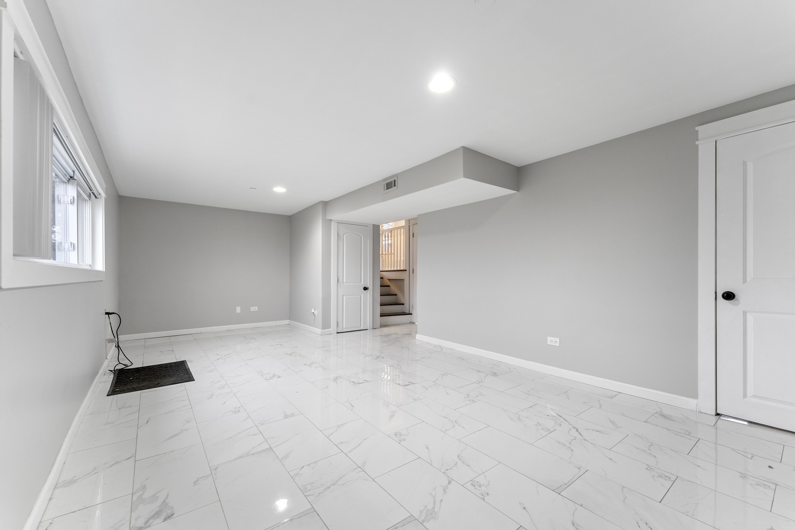 8306 South 82nd Avenue Justice, IL 60458 - Photo 29 of 40 a view of an empty room with a window