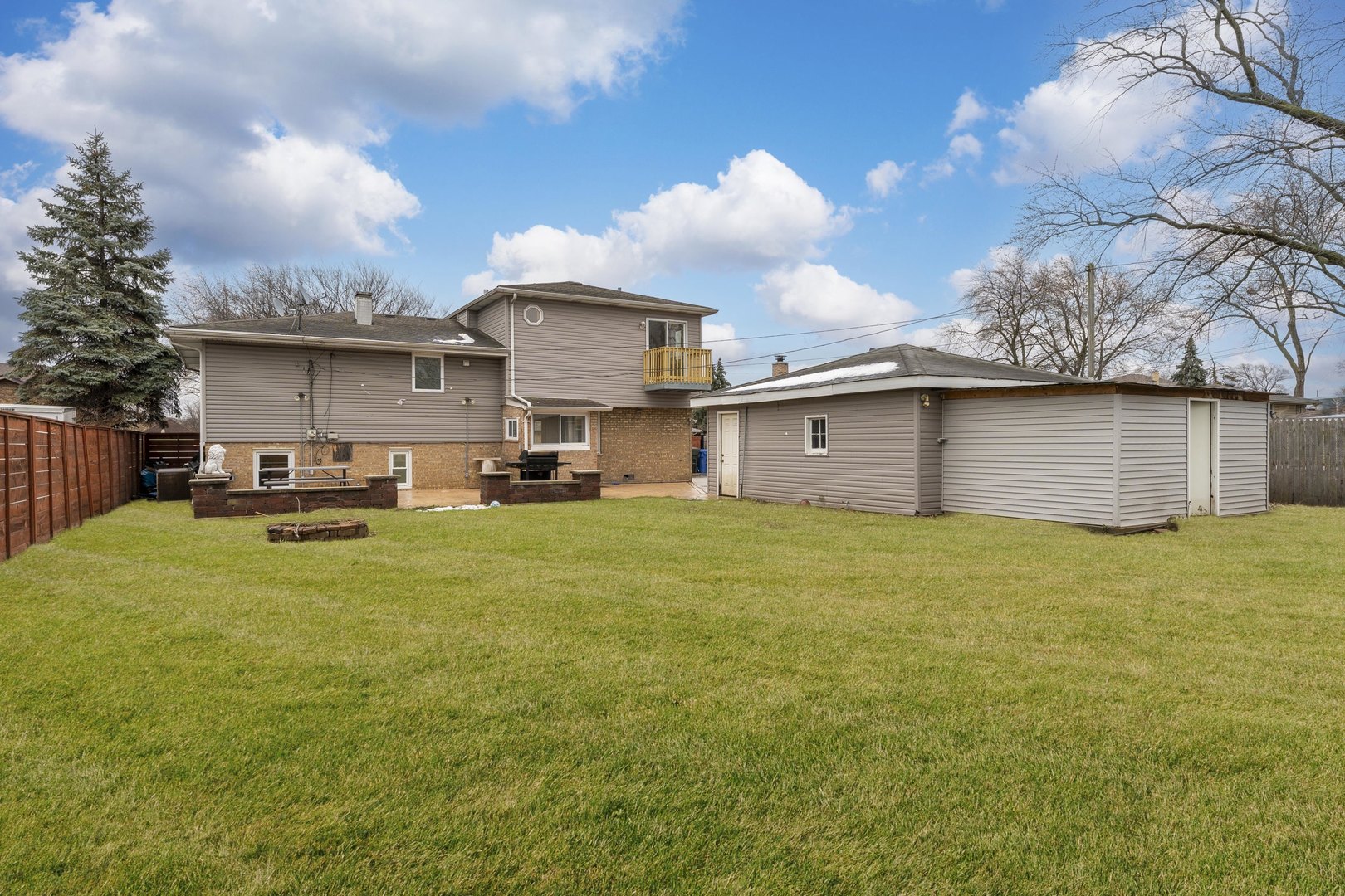 8306 South 82nd Avenue Justice, IL 60458 - Photo 36 of 40 a view of a backyard with a garden