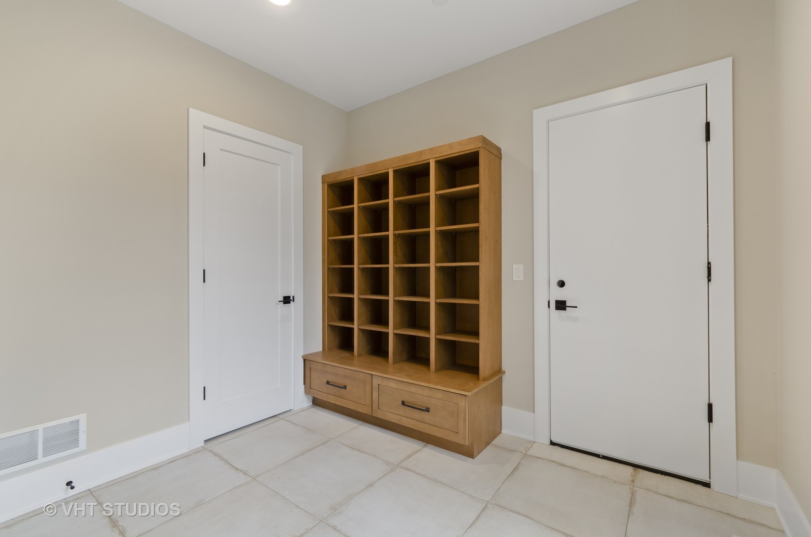 717 Meadow Lane Libertyville, IL 60048 - Photo 10 of 23 a view of an empty room with a window
