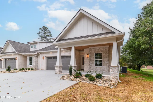 $532,800 | 111 Alpine Drive, Clinton, TN 37716